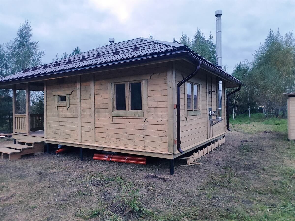 Каркасная баня «Усадьба» с террасой — внешний вид. Фото 19